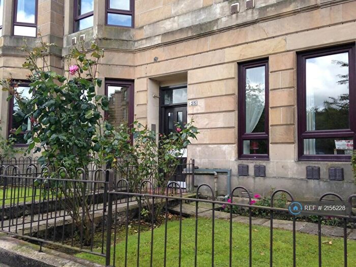 3 Bedroom Flat To Rent In Roebank Street, Glasgow, G31
