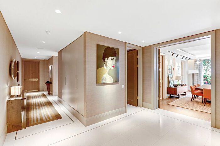 3 Bedroom Flat For Sale In Holland Park Villas, Kensington, London, United Kingdom, W8