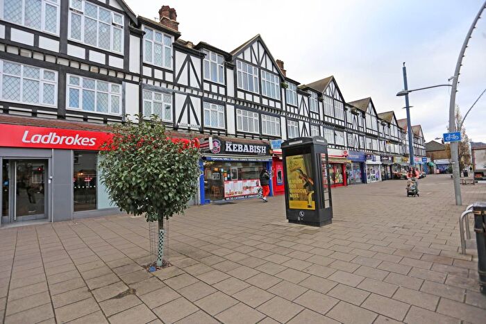 2 Bedroom Flat To Rent In Tudor Parade, Romford, RM6