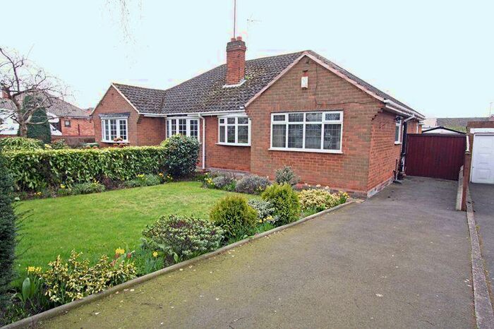 2 Bedroom Semi-Detached Bungalow To Rent In Moss Grove, Kingswinford, DY6