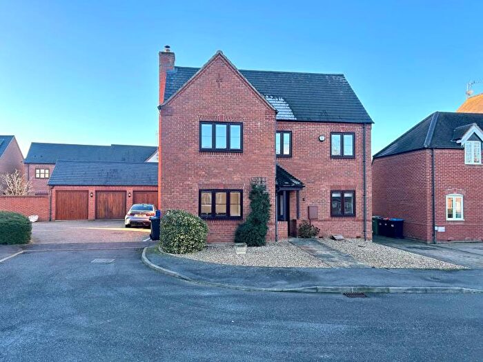 4 Bedroom Detached House To Rent In Dean Forest Way, Broughton Village, MK10