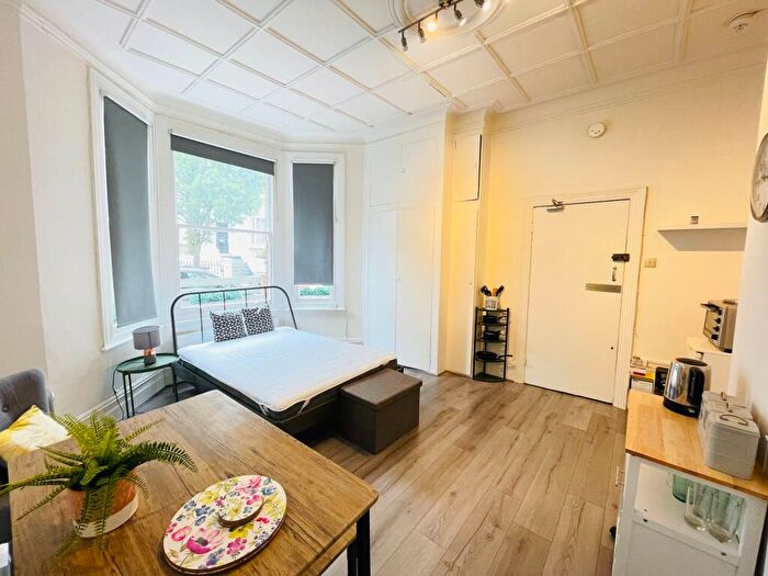 Studio To Rent In Hamilton Gardens, London, NW8