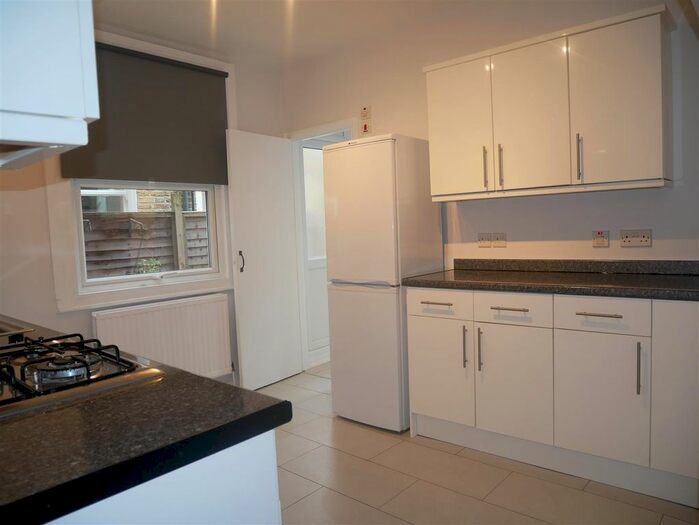 2 Bedroom Flat To Rent In Loubet Street, SW17