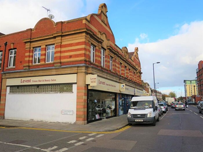 4 Bedroom Flat To Rent In Fore Street, Edmonton, N9