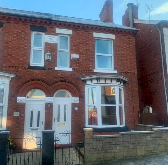 4 Bedroom Property To Rent In Weaver Street, Winsford, CW7