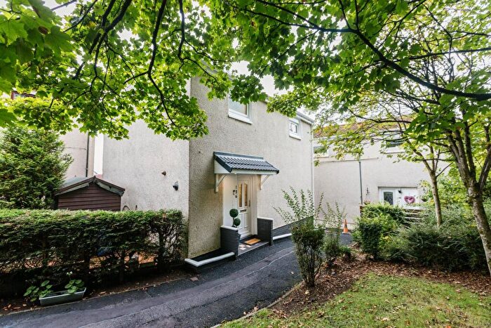 2 Bedroom Detached House For Sale In High Parksail, Erskine, PA8