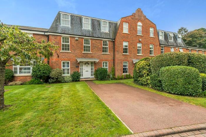 4 Bedroom Mews To Rent In Ascot Wood, Station Hill, SL5