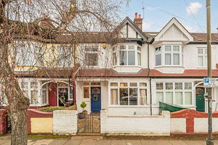 4 Bedroom Property For Sale In Sandringham Avenue, Wimbledon Chase, SW20