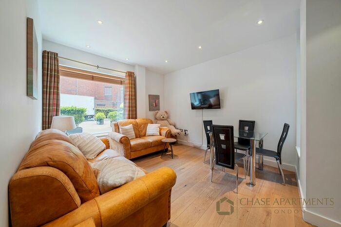 2 Bedroom Flat To Rent In Hirst Court, Grosvenor Waterside, Gatliff Road, SW1W