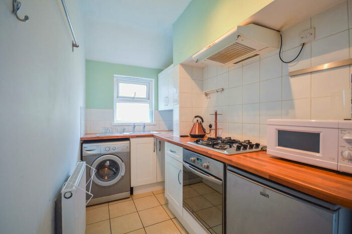 1 Bedroom Apartment To Rent In Neville Street, CF11