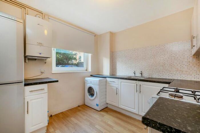 1 Bedroom Flat For Sale In Westwood Hill, Sydenham, SE26
