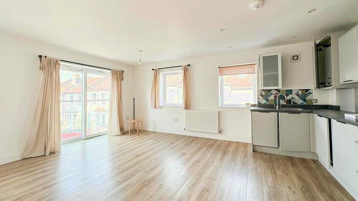 2 Bedroom Flat To Rent In Plough And Windmill, West Street, Bristol, BS3