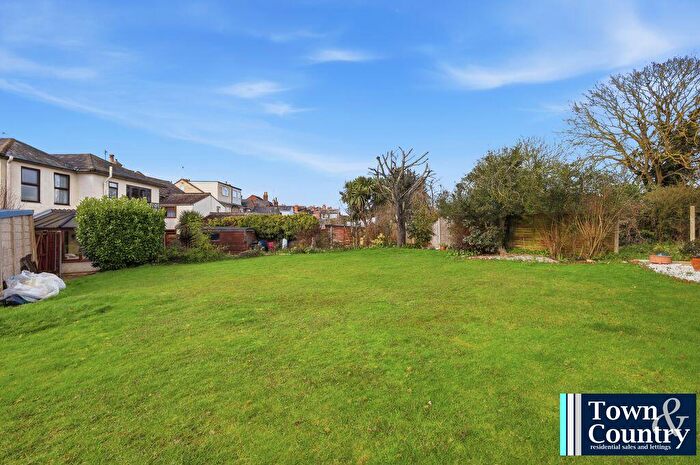 5 Bedroom Detached House For Sale In Ladysmith Avenue, Brightlingsea, CO7