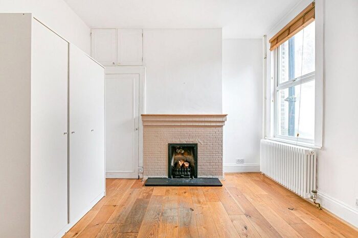 2 Bedroom Semi-Detached House To Rent In Croydon, CR0