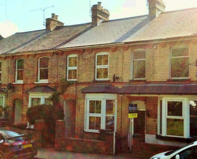 2 Bedroom Terraced House To Rent In Staplegrove Road, Taunton, TA2