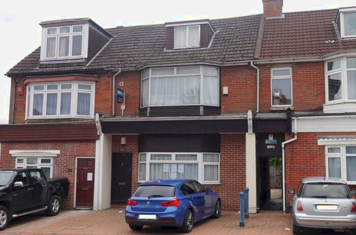 2 Bedroom Ground Flat To Rent In Burgess Road, Highfield - Student Property, SO16