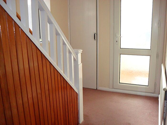 3 Bedroom Semi-Detached House To Rent In Austin Road, Luton, Bedfordshire, LU3