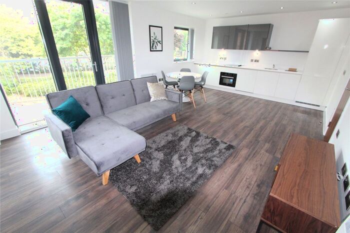 2 Bedroom Flat To Rent In The Quadrant, Sand Pits, Birmingham, B1