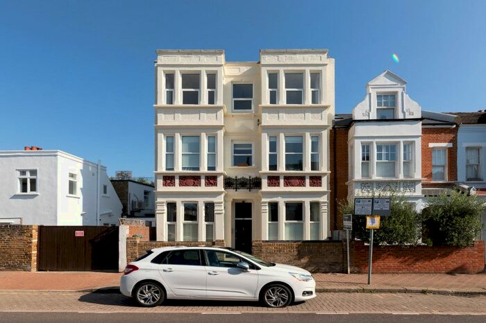 2 Bedroom Flat To Rent In Chelverton Road, London, SW15