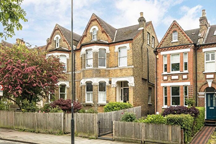 4 Bedroom Flat To Rent In Gipsy Road, Gipsy Hill, SE27