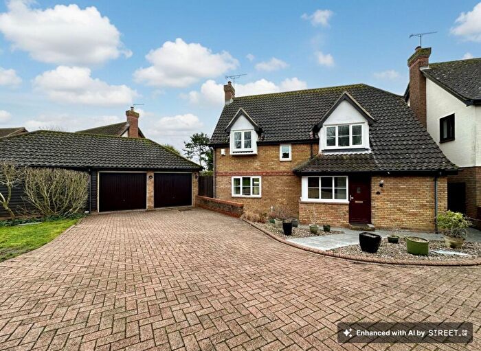 4 Bedroom Detached House For Sale In Coopers Drive, Billericay, CM11