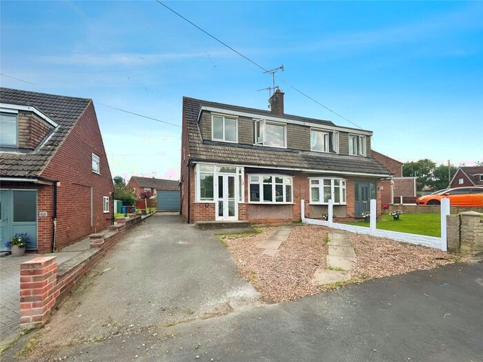 3 Bedroom Semi-Detached House To Rent In Sunningdale Drive, Ilkeston, Derbyshire, DE7
