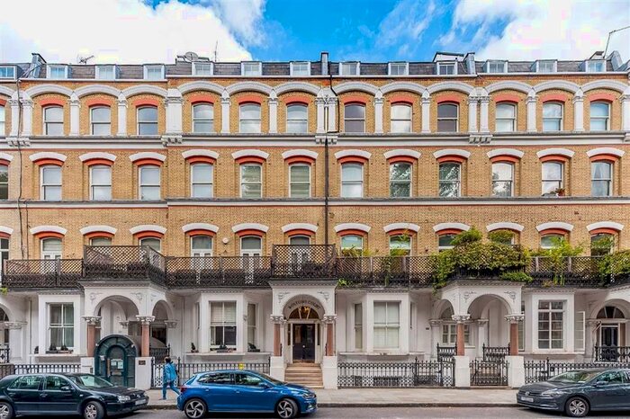 3 Bedroom Flat To Rent In Old Brompton Road, London, SW5