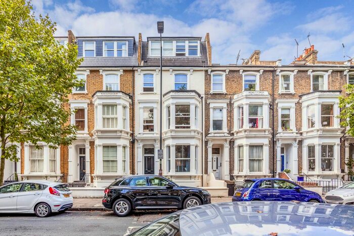 1 Bedroom Flat To Rent In Hammersmith Grove, London, W6