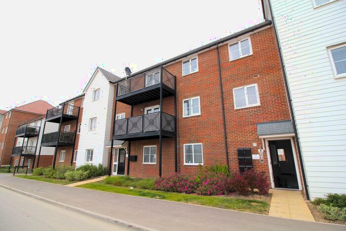 2 Bedroom Flat To Rent In Pictor Drive, Margate, CT9
