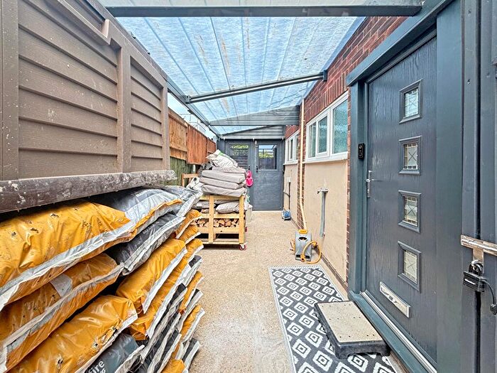 2 Bedroom Bungalow For Sale In Dover Road, Brightlingsea, Colchester, CO7