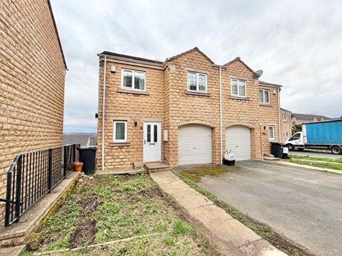 4 Bedroom Property To Rent In Blackberry Way, Halifax, HX3