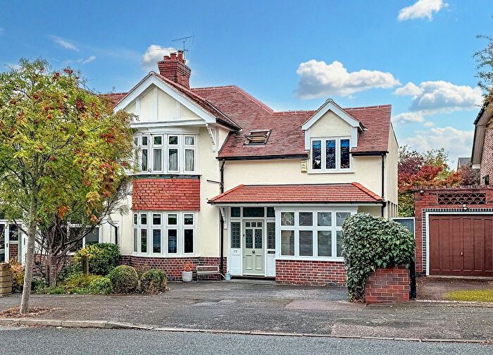 4 Bedroom Semi-detached House For Sale In Shanklin Drive, Leicester, LE2