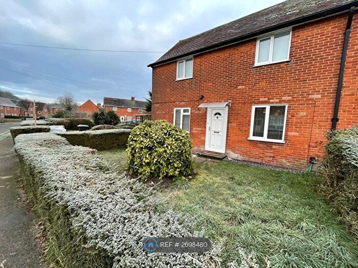3 Bedroom Semi-Detached House To Rent In Stuart Crescent, Winchester, SO22