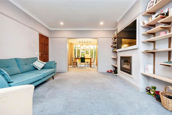 4 Bedroom Detached House For Sale In Clarendon Street, Bedford, Bedfordshire, MK41