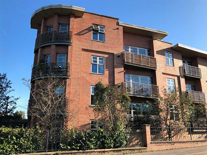 2 Bedroom Flat To Rent In Didsbury Plaza, Central Road, Manchester, M20