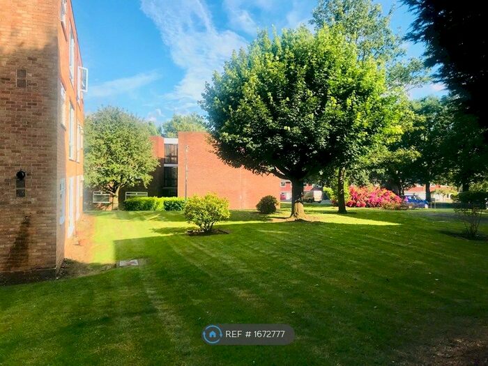 2 Bedroom Flat To Rent In Sheepmoor Close, Birmingham, B17