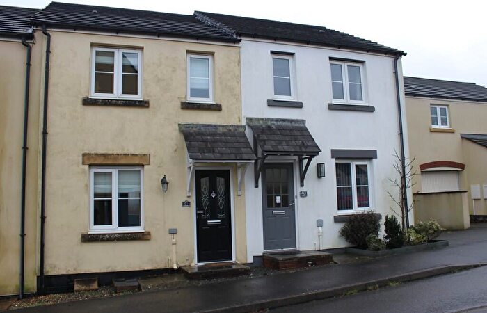 2 Bedroom Link Detached House For Sale In Honeysuckle Gardens, Launceston, PL15