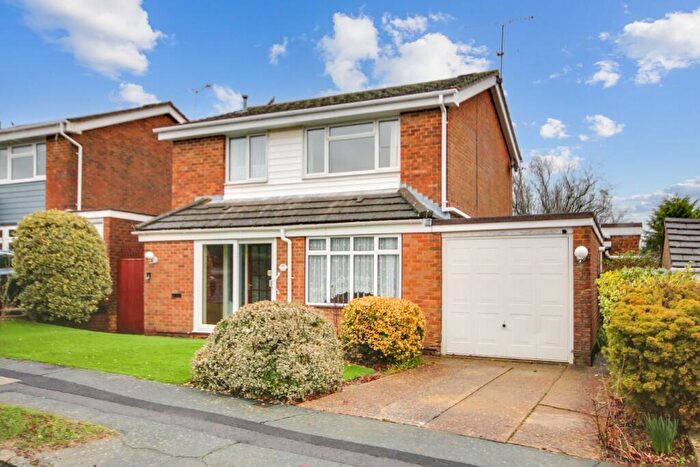3 Bedroom Detached House For Sale In The Coppice, RH10