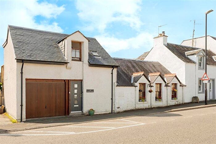 3 Bedroom End Of Terrace House For Sale In Bridgend, Callander, FK17