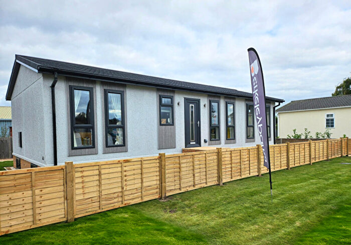 2 Bedroom Park Home For Sale In Doncaster, South Yorkshire, DN8