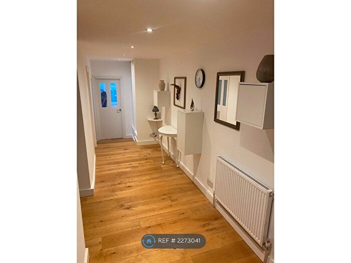 2 Bedroom Flat To Rent In Jerningham Road, London, SE14