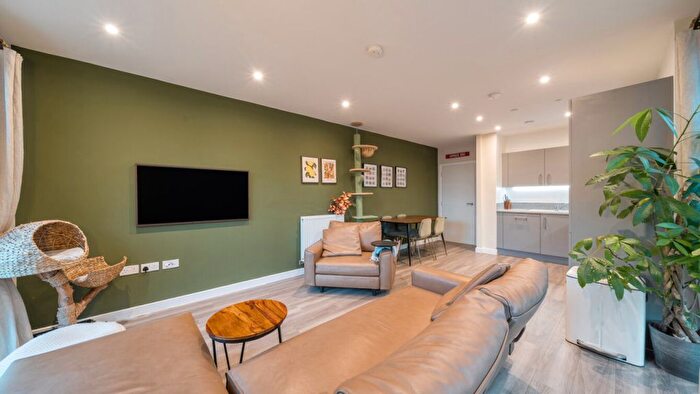 2 Bedroom Flat For Sale In London Bg, London, E17