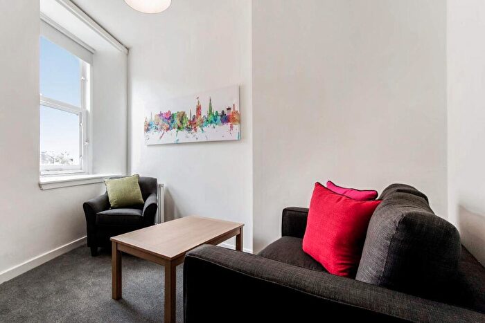 3 Bedroom Flat To Rent In Morrison Street, Edinburgh, EH3