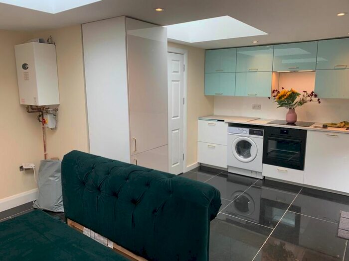 1 Bedroom Flat To Rent In Elm Way, London, NW10