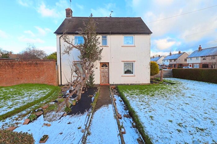 3 Bedroom Semi Detached House For Sale In Stanley Grove, Ruabon, Wrexham, LL14