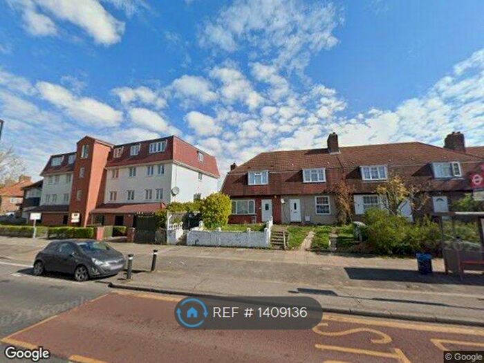 3 Bedroom Terraced House To Rent In Downham Way, Bromley, BR1