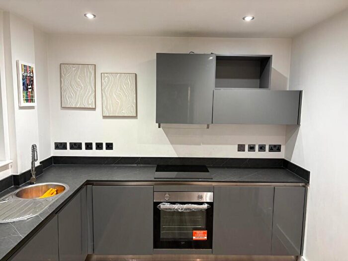 2 Bedroom Apartment To Rent In Hurst Street, Liverpool, Merseyside, L1