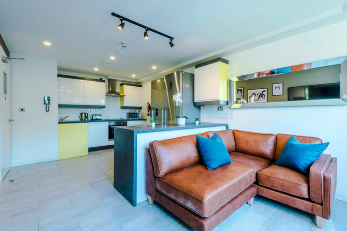 5 Bedroom Flat To Rent In Jesmond View, Newcastle, NE2