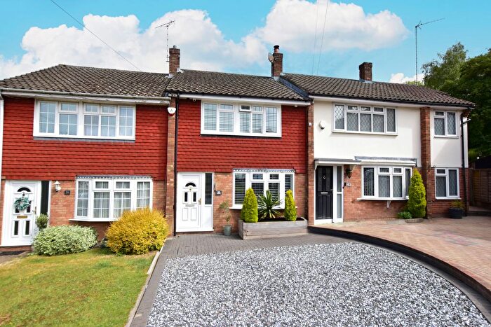3 Bedroom Terraced House For Sale In Chichester Way, Watford, WD25