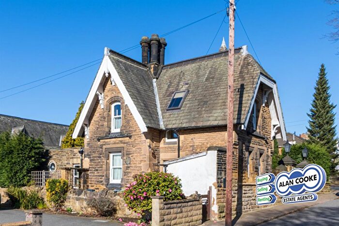 3 Bedroom Detached House For Sale In Whinbrook Lodge, King Lane, Moortown/Chap A, Leeds, LS17